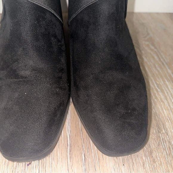 Ann Klein Solid Black Block Heel Closed Toe Suede Boots Zip Up Size 9 - Picture 6 of 16